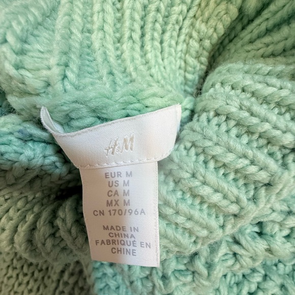 H&M Chunky Knit Sweater Women’s Medium Green Mock Neck Cropped – NWT - Picture 6 of 7